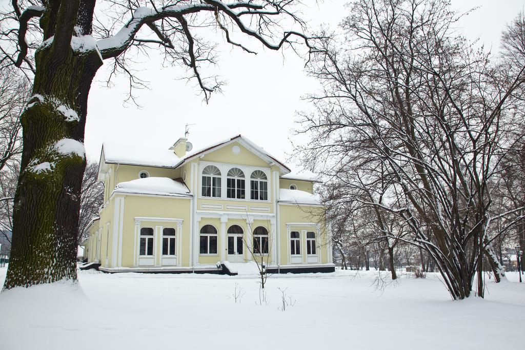 Hotel Dwor Na Wolicy Debica  Esterno foto